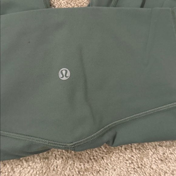 Women's Align Short Lululemon - Picture 2 of 3